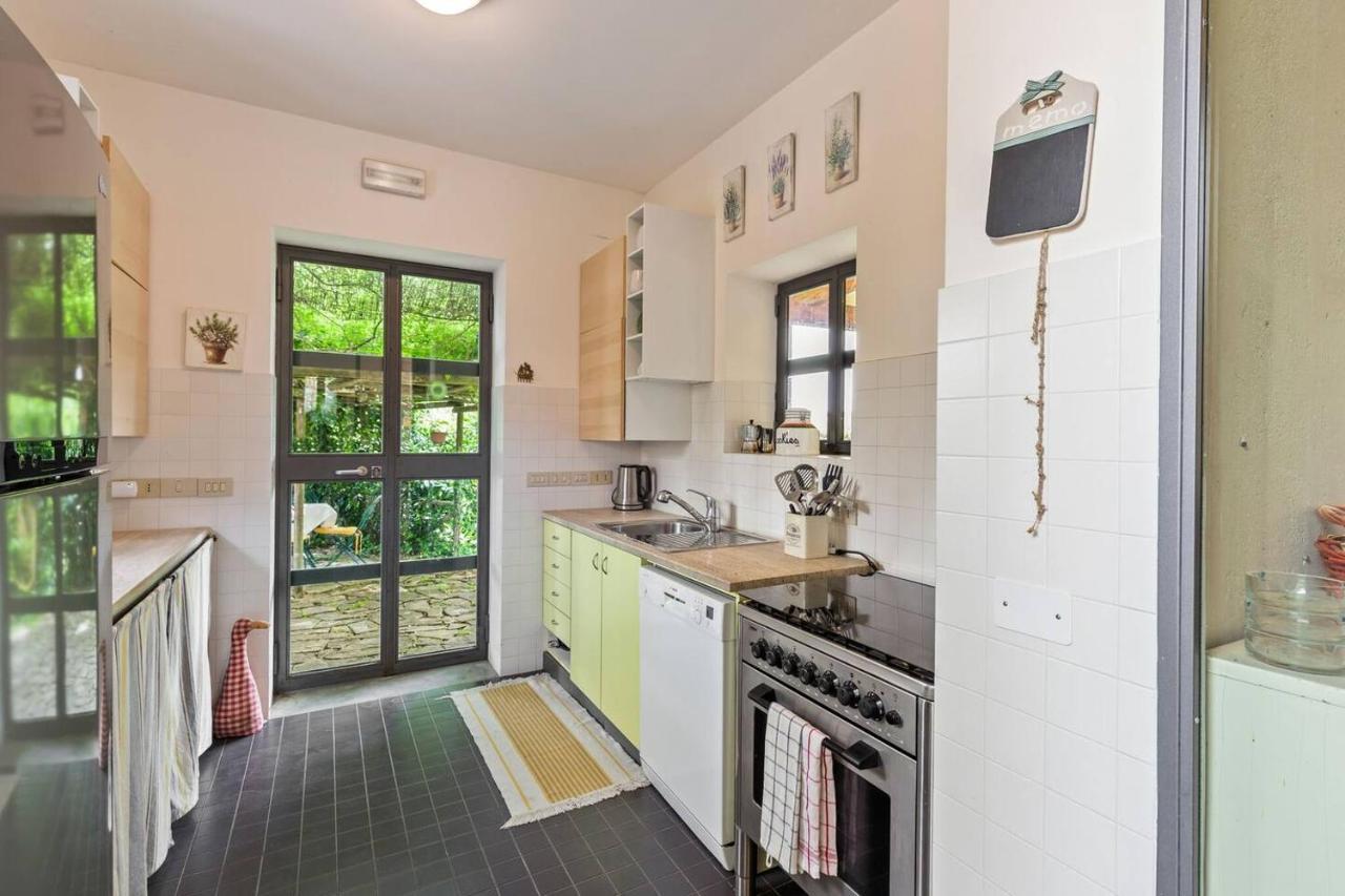 Grande Villa Storica Per Vacanze Con Giardino Privato E Piscina Ostra 외부 사진