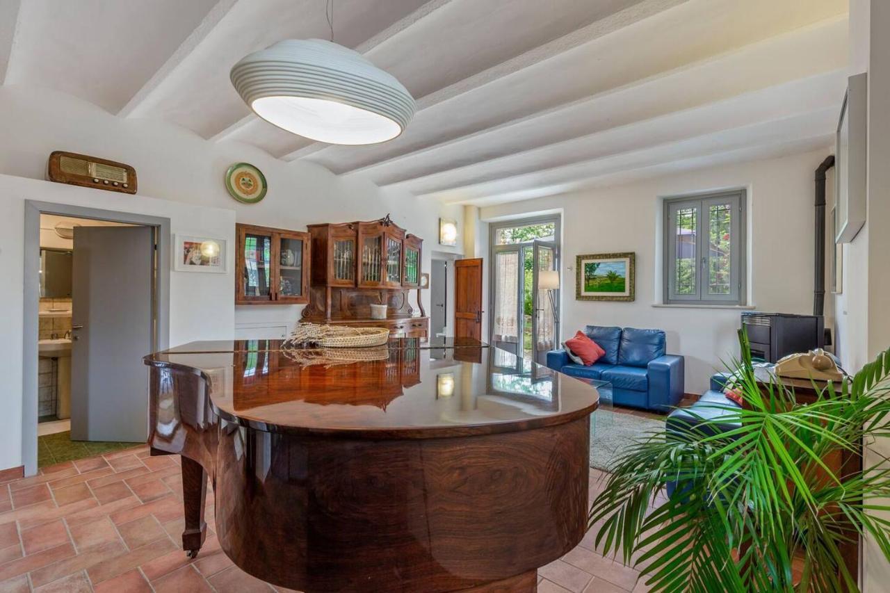 Grande Villa Storica Per Vacanze Con Giardino Privato E Piscina Ostra 외부 사진