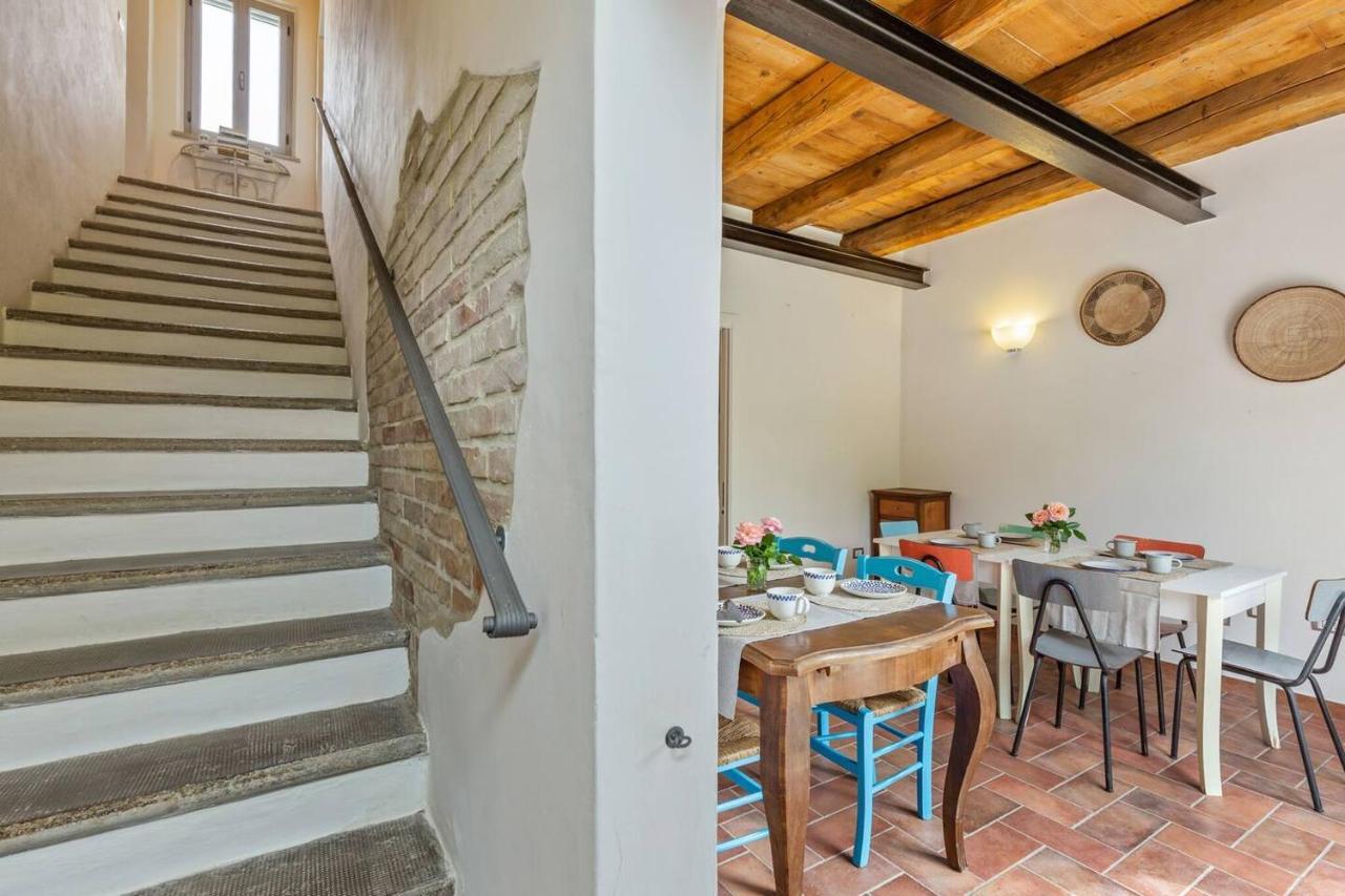 Grande Villa Storica Per Vacanze Con Giardino Privato E Piscina Ostra 외부 사진