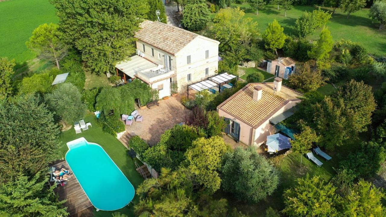 Grande Villa Storica Per Vacanze Con Giardino Privato E Piscina Ostra 외부 사진