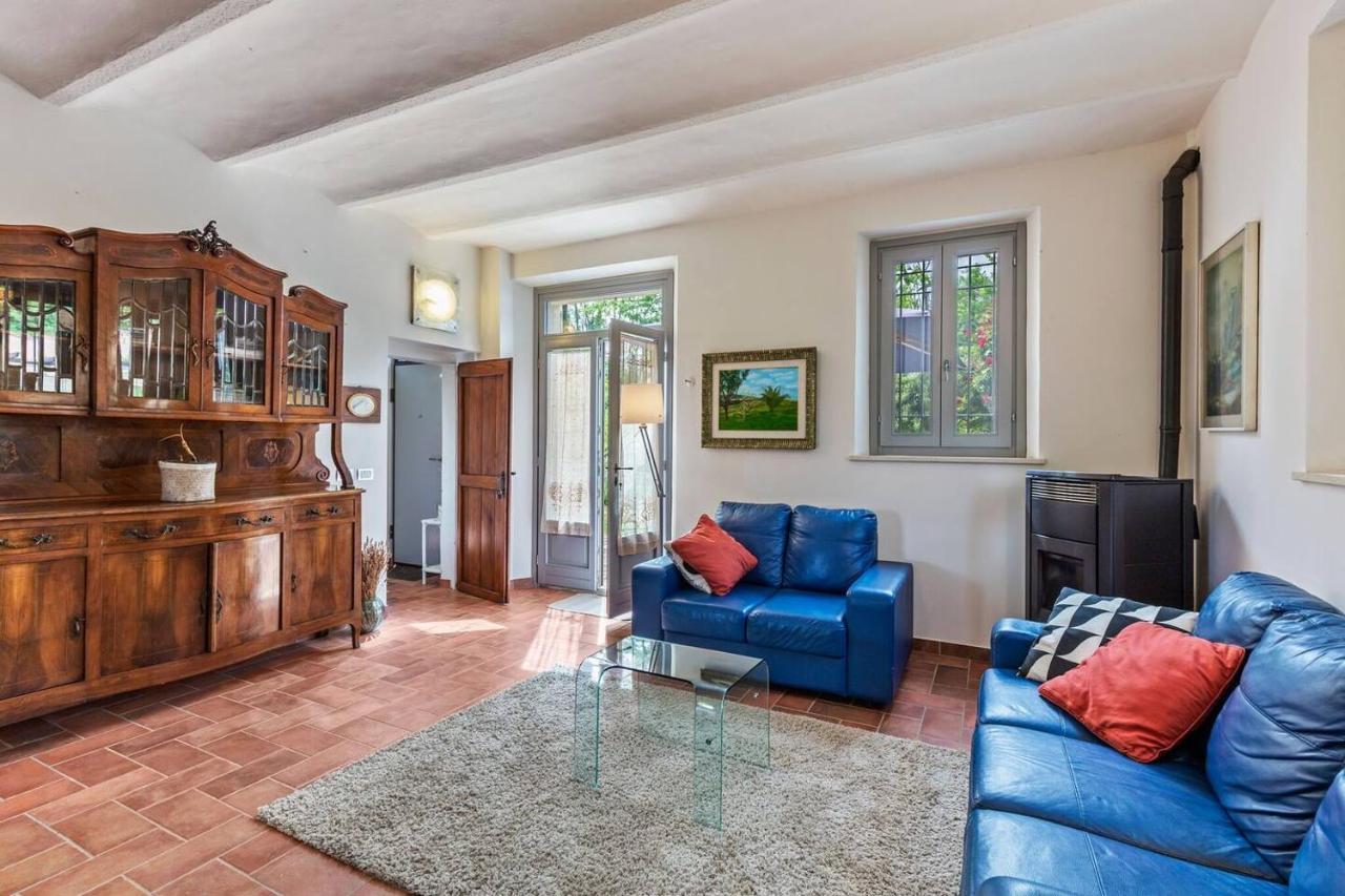 Grande Villa Storica Per Vacanze Con Giardino Privato E Piscina Ostra 외부 사진