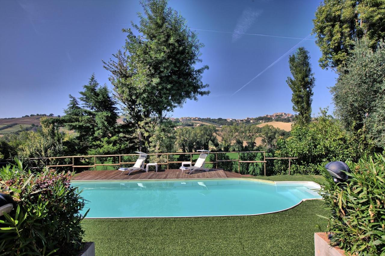 Grande Villa Storica Per Vacanze Con Giardino Privato E Piscina Ostra 외부 사진
