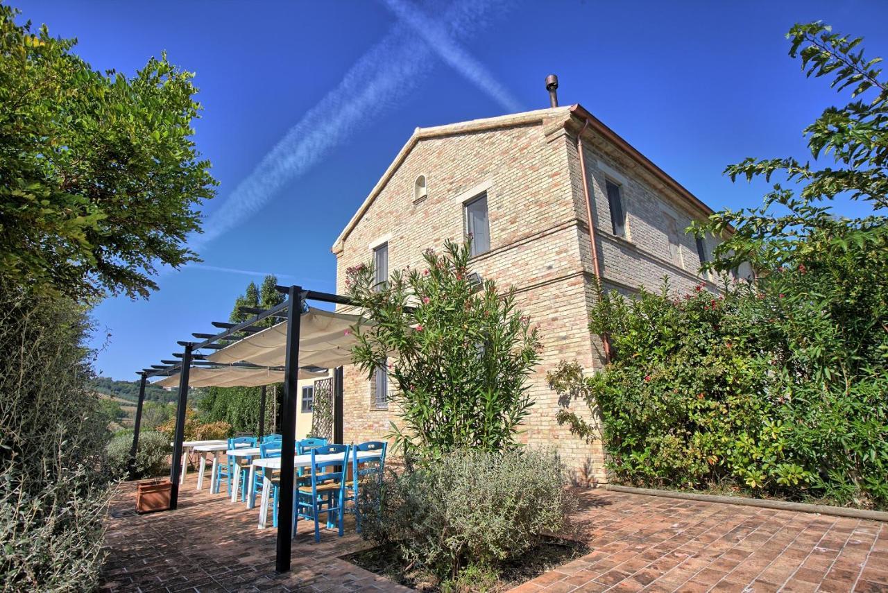 Grande Villa Storica Per Vacanze Con Giardino Privato E Piscina Ostra 외부 사진
