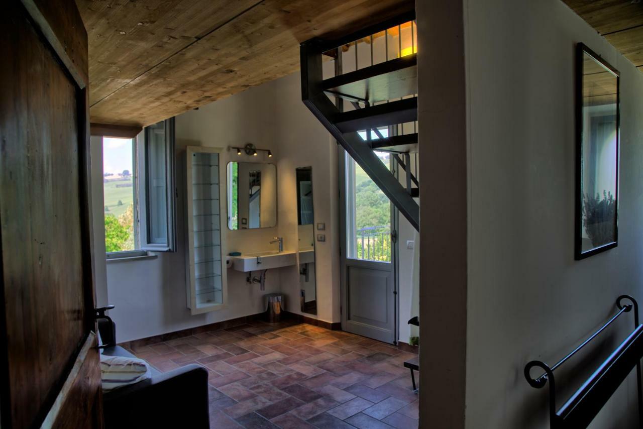 Grande Villa Storica Per Vacanze Con Giardino Privato E Piscina Ostra 외부 사진