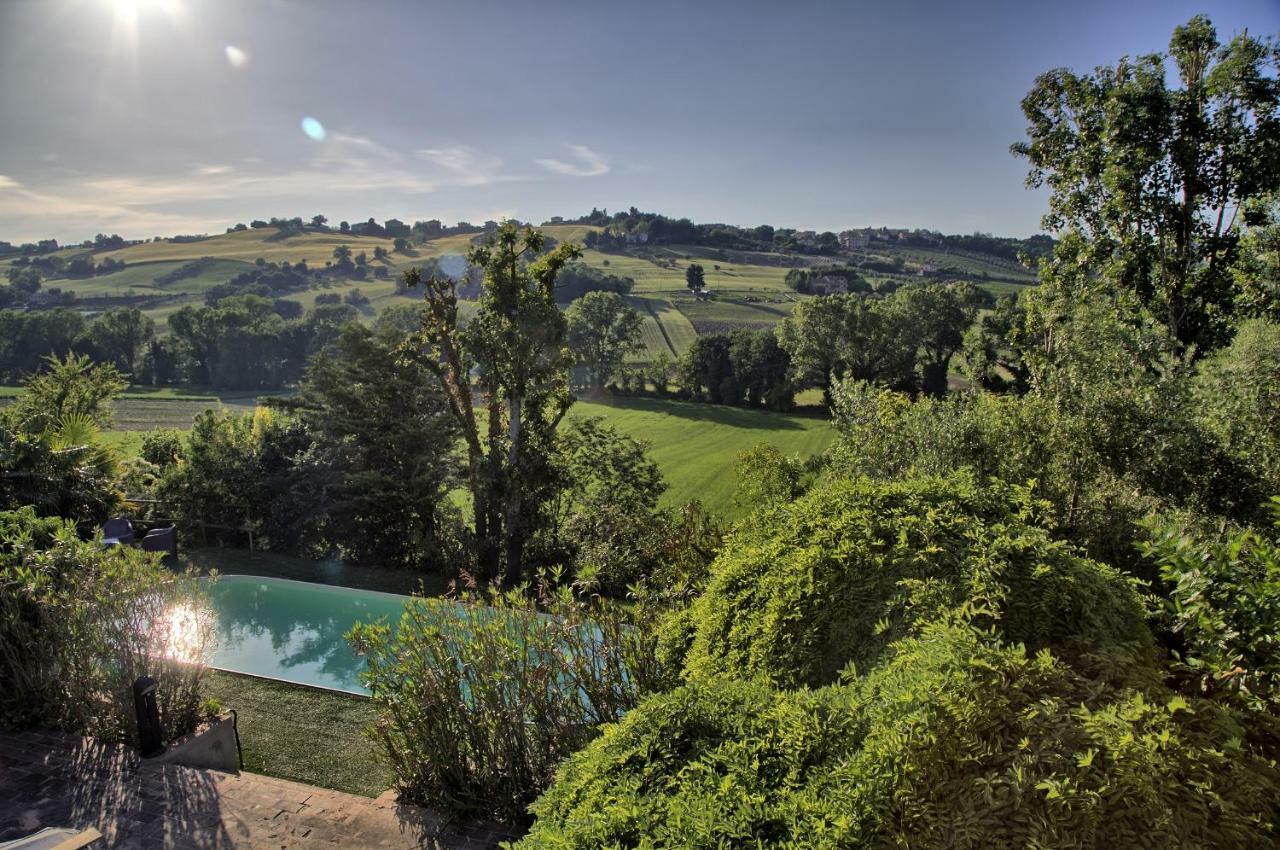 Grande Villa Storica Per Vacanze Con Giardino Privato E Piscina Ostra 외부 사진