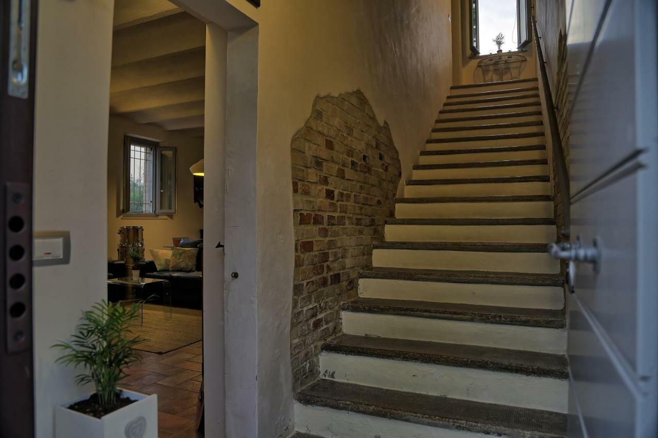 Grande Villa Storica Per Vacanze Con Giardino Privato E Piscina Ostra 외부 사진