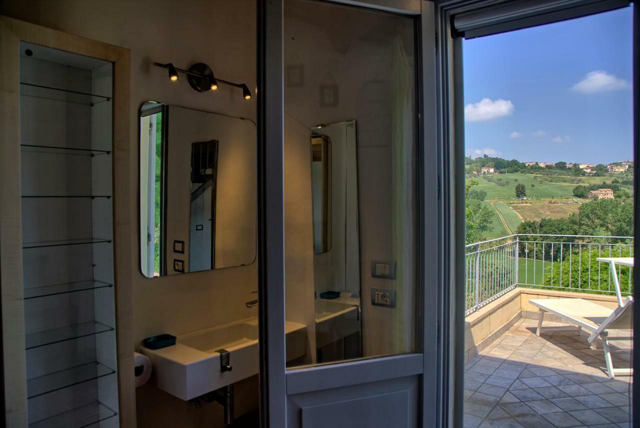 Grande Villa Storica Per Vacanze Con Giardino Privato E Piscina Ostra 외부 사진