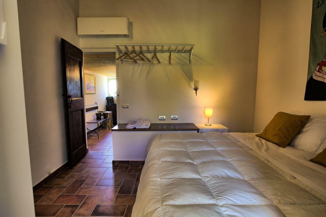 Grande Villa Storica Per Vacanze Con Giardino Privato E Piscina Ostra 외부 사진