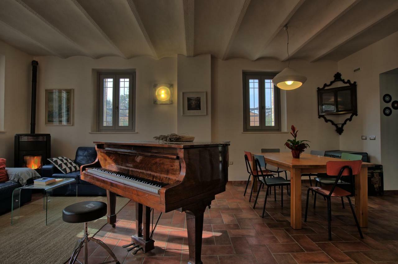 Grande Villa Storica Per Vacanze Con Giardino Privato E Piscina Ostra 외부 사진